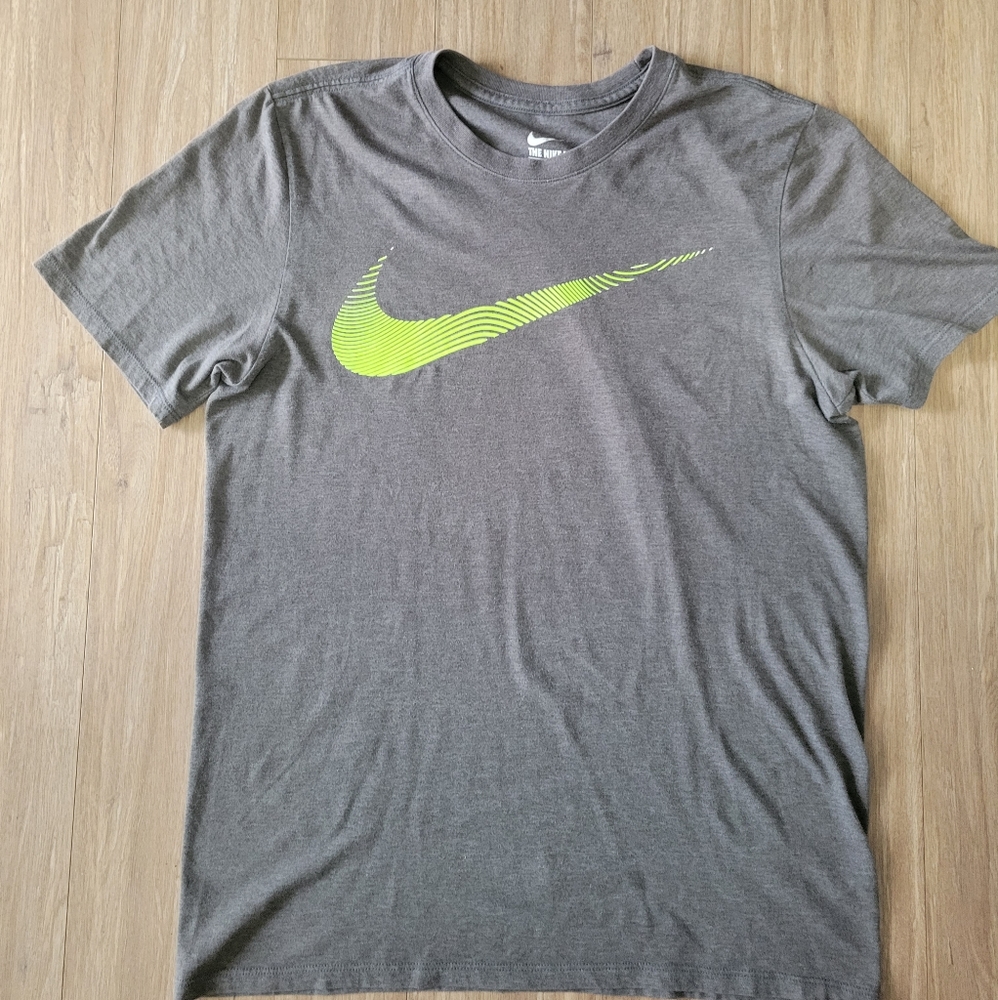 Nike t-shirt